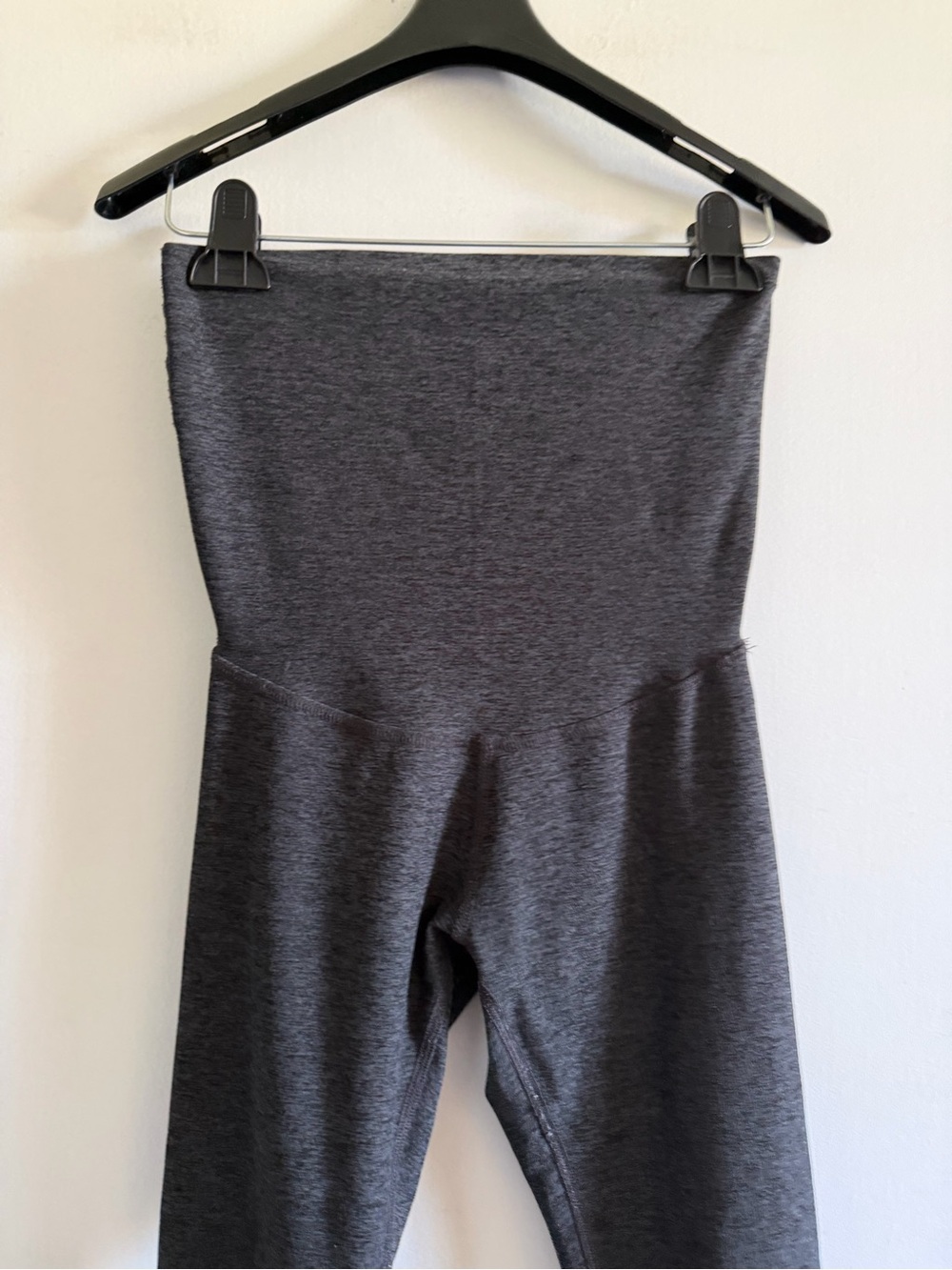Beyond Yoga Beyond the Bump Heather Gray Cropped Leggings size Small - Picture 4 of 7